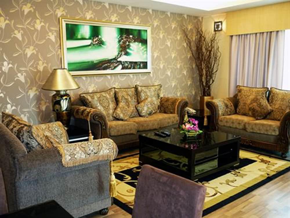 Tower Regency Hotel & Apartments Іпох Екстер'єр фото