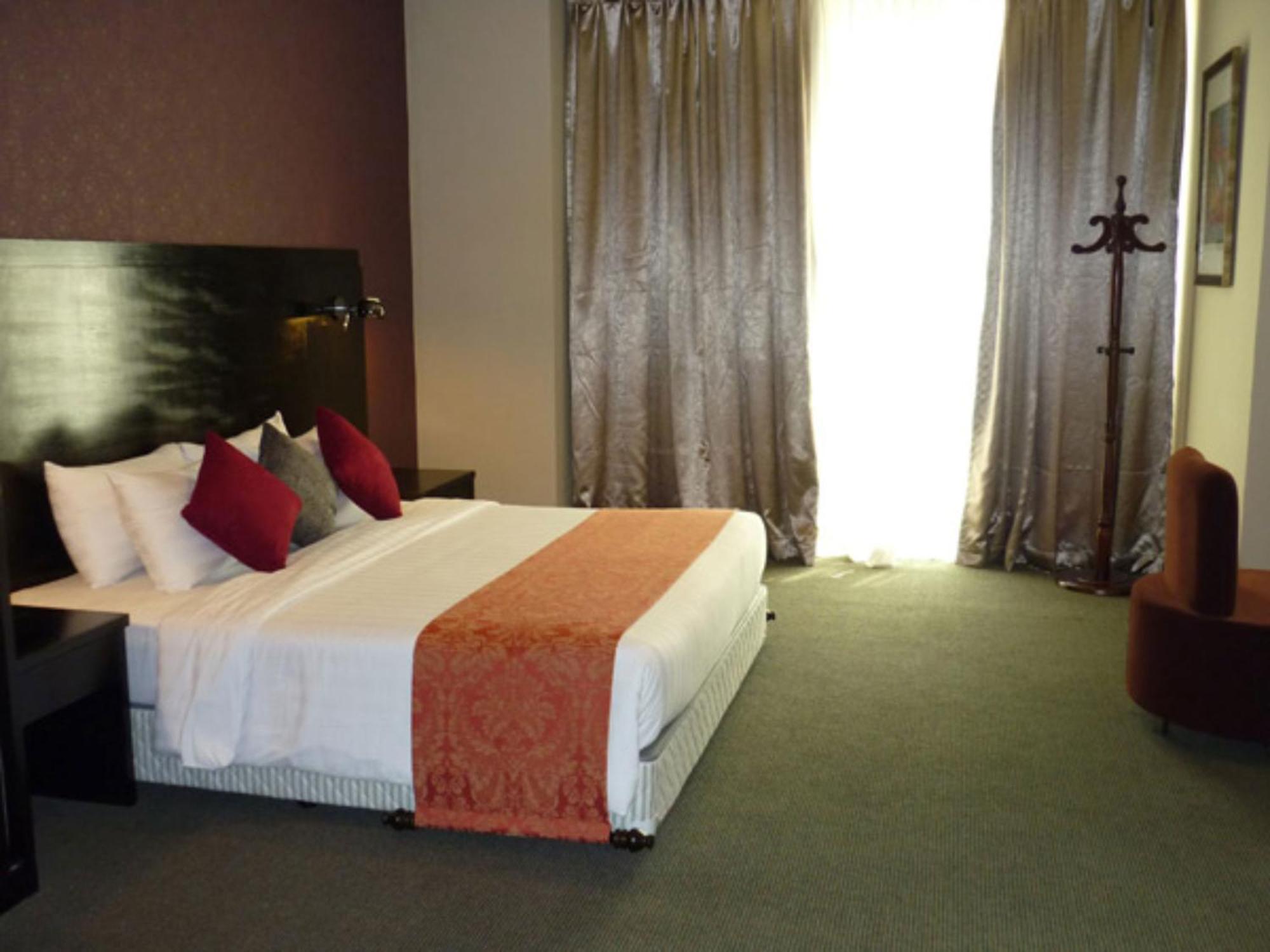 Tower Regency Hotel & Apartments Іпох Номер фото