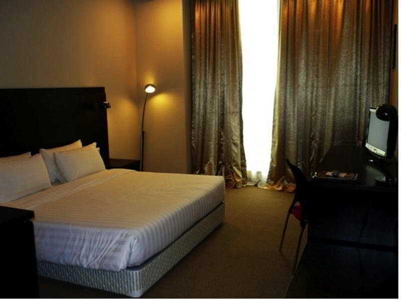 Tower Regency Hotel & Apartments Іпох Екстер'єр фото